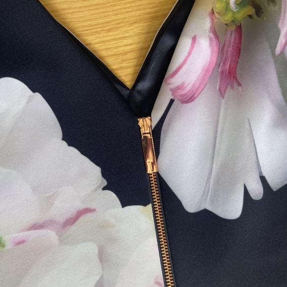 Ted Baker London Floral Navy Blue Sleeveless Midi Fit Dress Size 5 - Picture 9 of 10